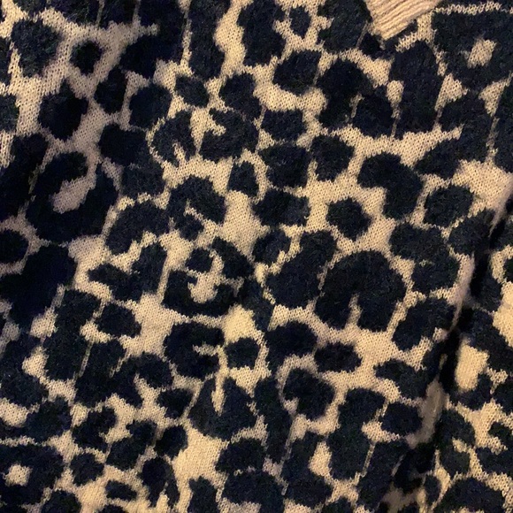 Fuzzy Oversized Leopard Sweater - Picture 4 of 4